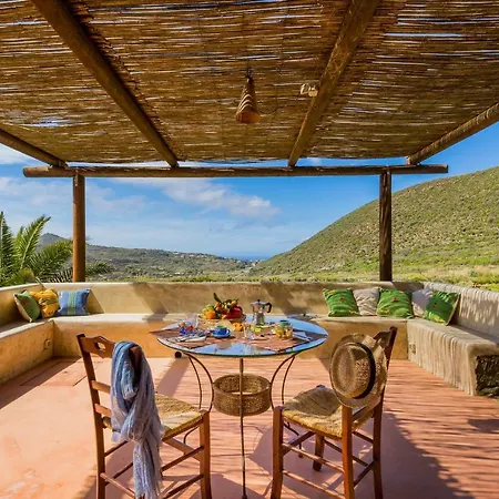 Holiday home Dammuso Le Vigne